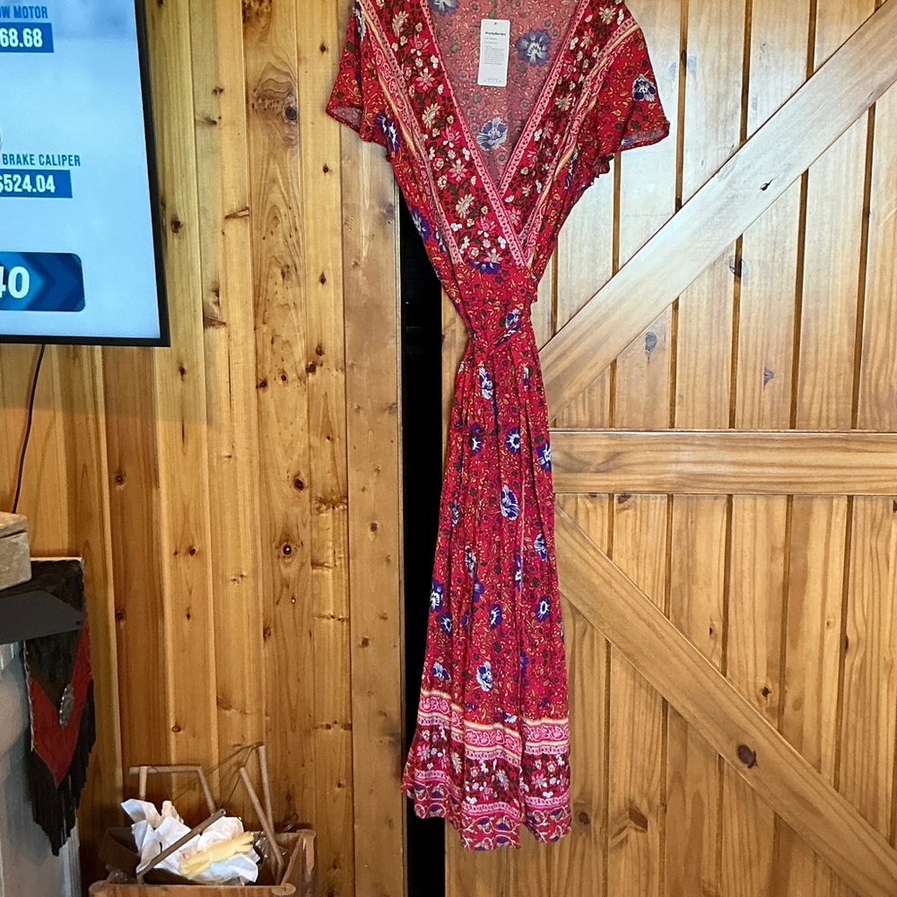 Floral Red V-Neck Maxi Dress